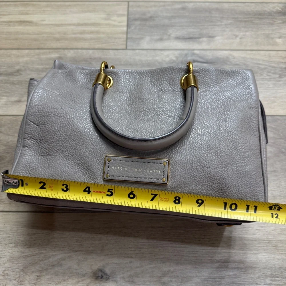Marc by Marc Jacobs Too Hot To Handle Grey Gold Leather Satchel Handbag Purse - Picture 13 of 15